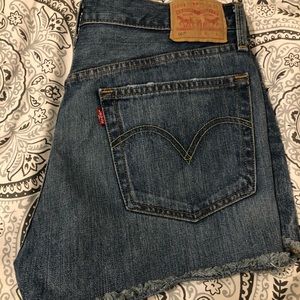 501 Levi denim shorts
